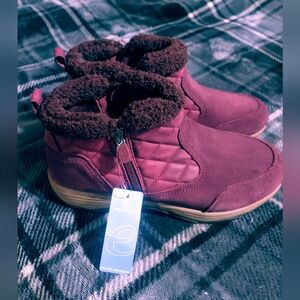 Women's Easy Spirit Winter Boots water resistant size 8M